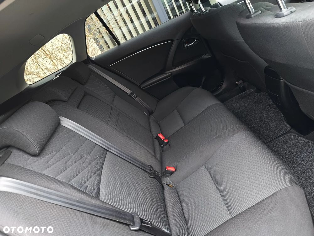 Toyota Avensis 2.0 Sol plus - 24