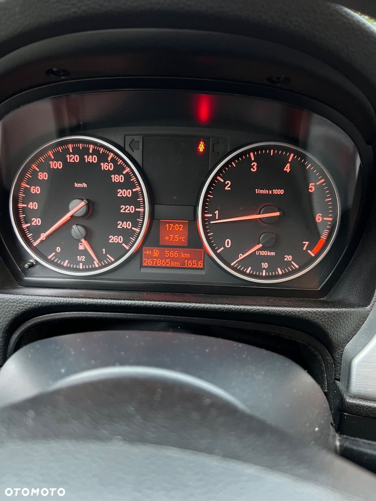 BMW Seria 3 318i Touring - 14