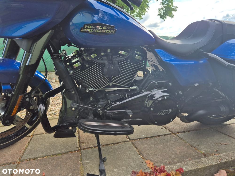 Harley-Davidson Touring Street Glide - 12