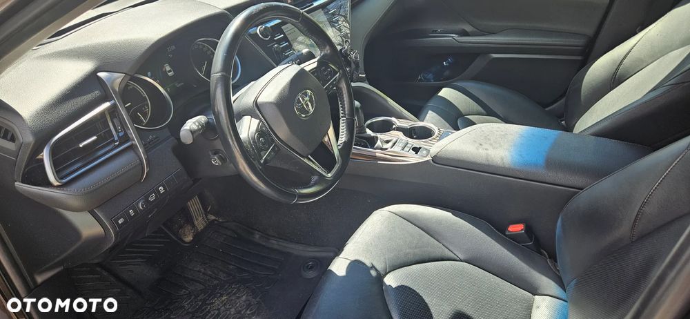 Toyota Camry 2.5 Hybrid Executive CVT - 22