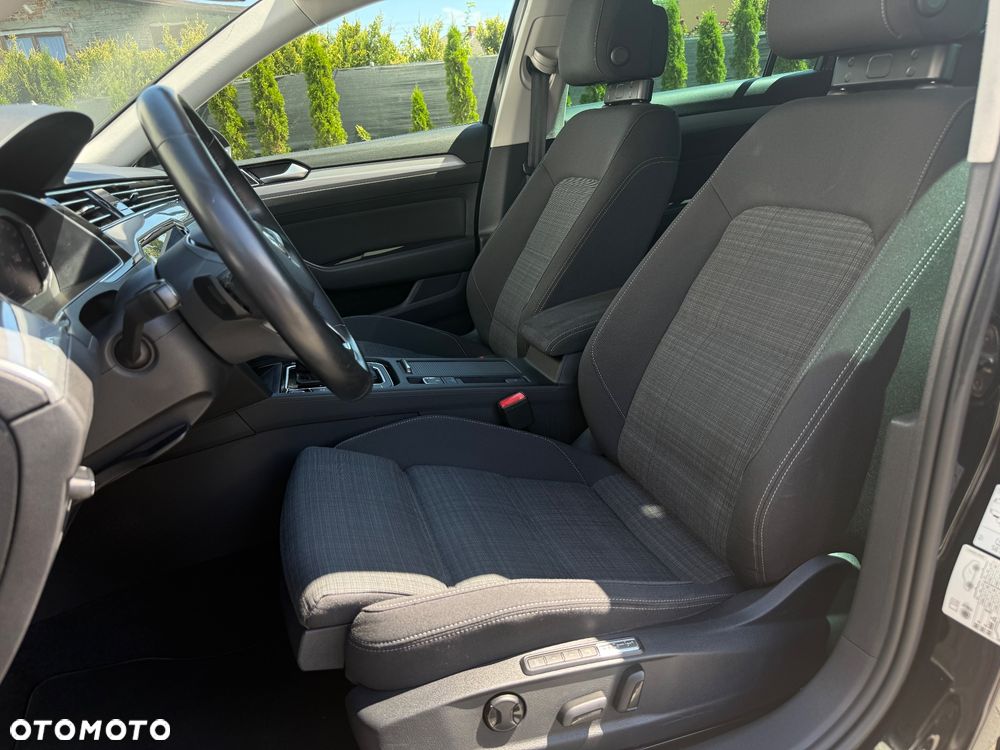 Volkswagen Passat 2.0 TDI SCR DSG Business - 18
