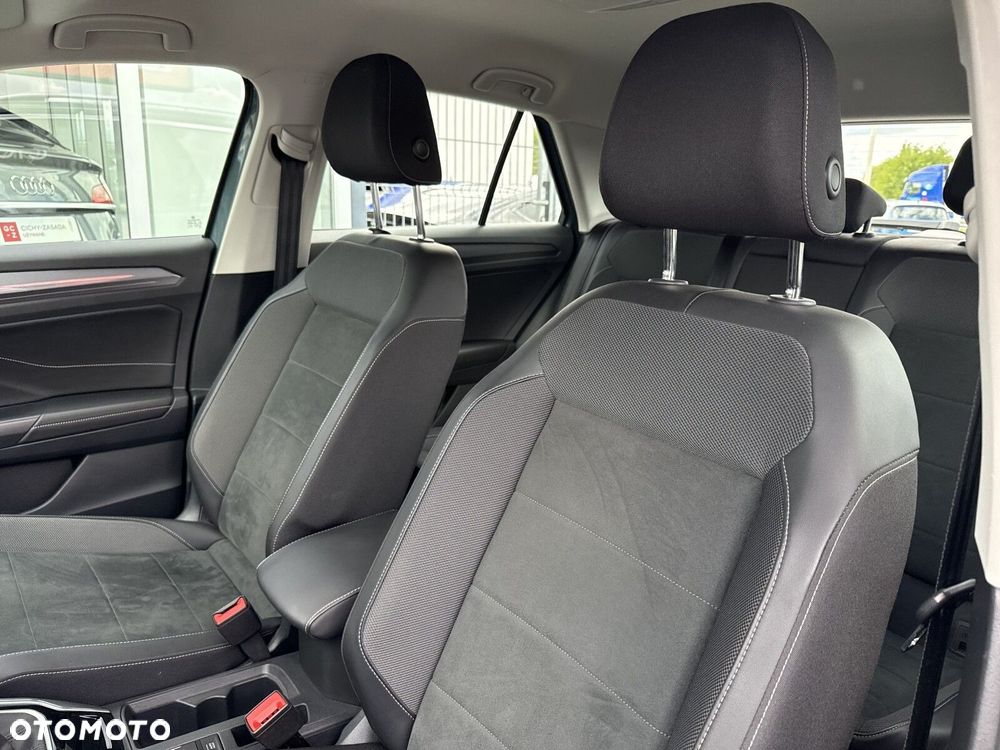 Volkswagen T-Roc - 19