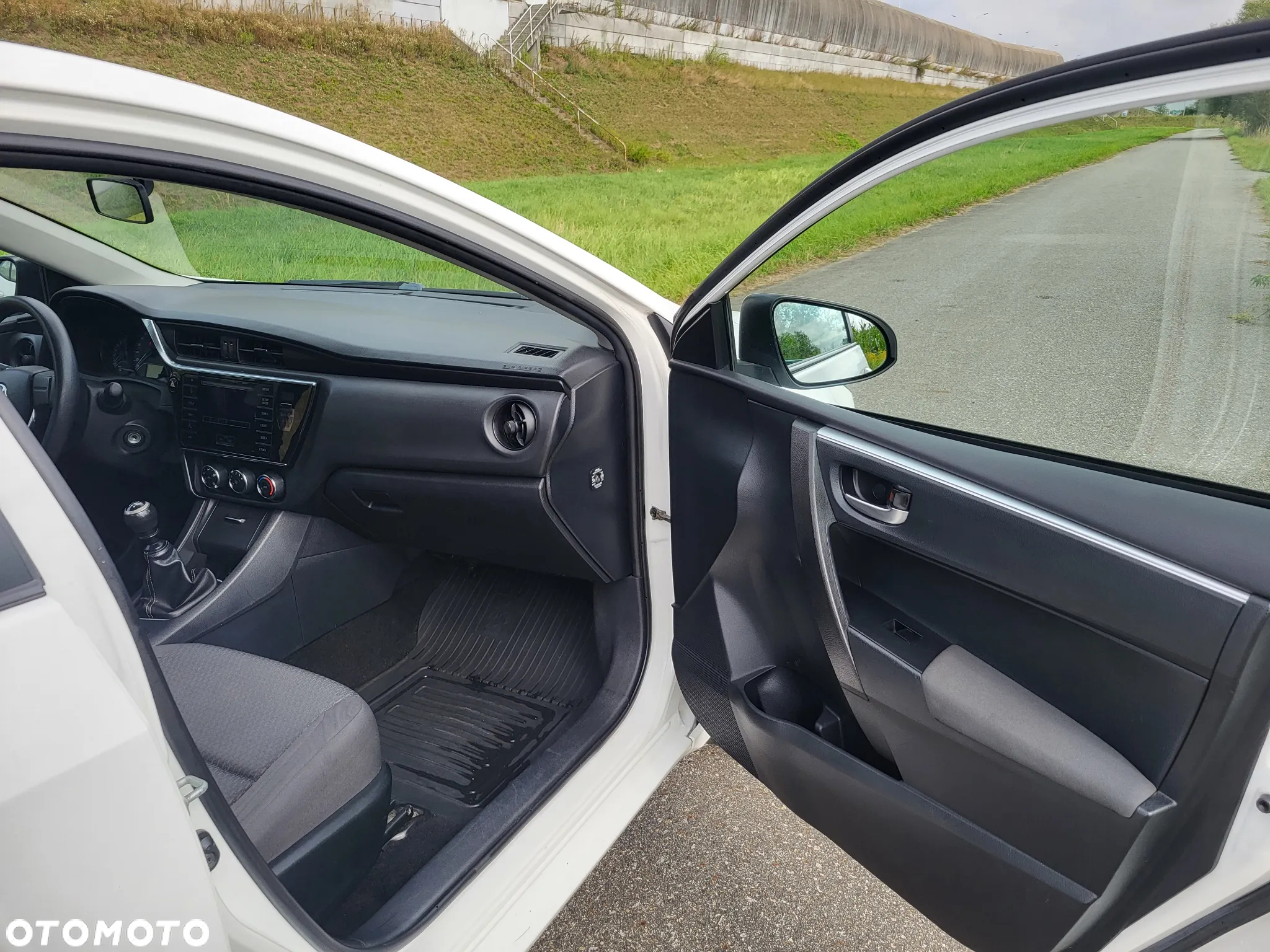 Toyota Corolla 1.6 Active - 22