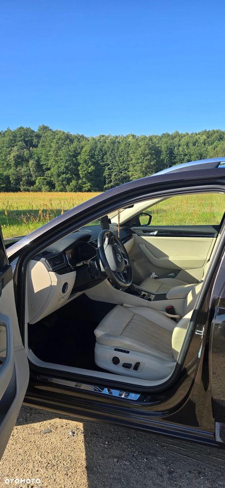 Skoda Superb 2.0 TDI L&K DSG - 29