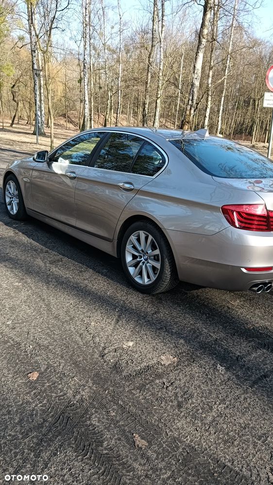 BMW Seria 5 525d xDrive - 7