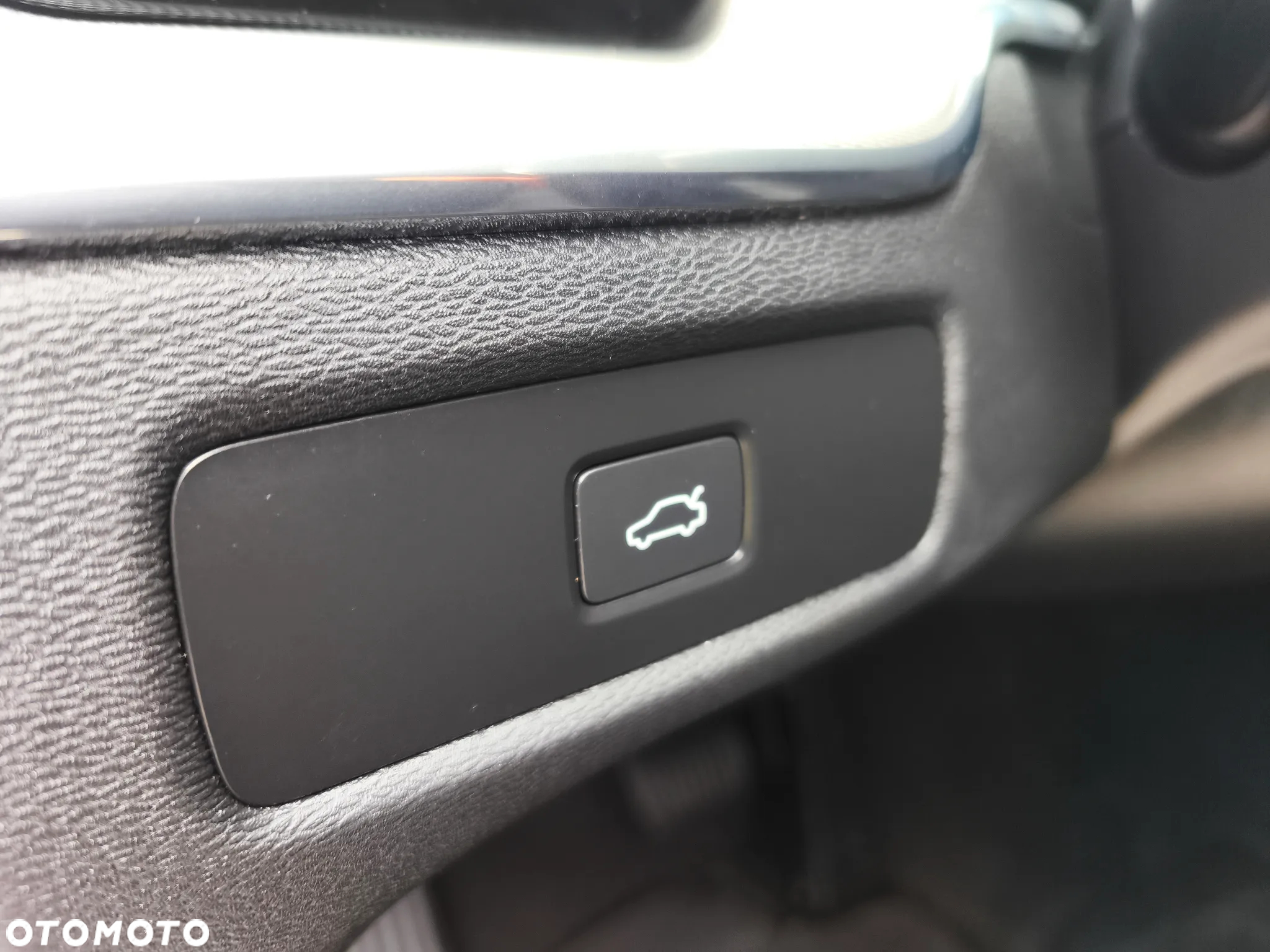 Volvo XC 60 B4 D AWD Plus Dark - 21
