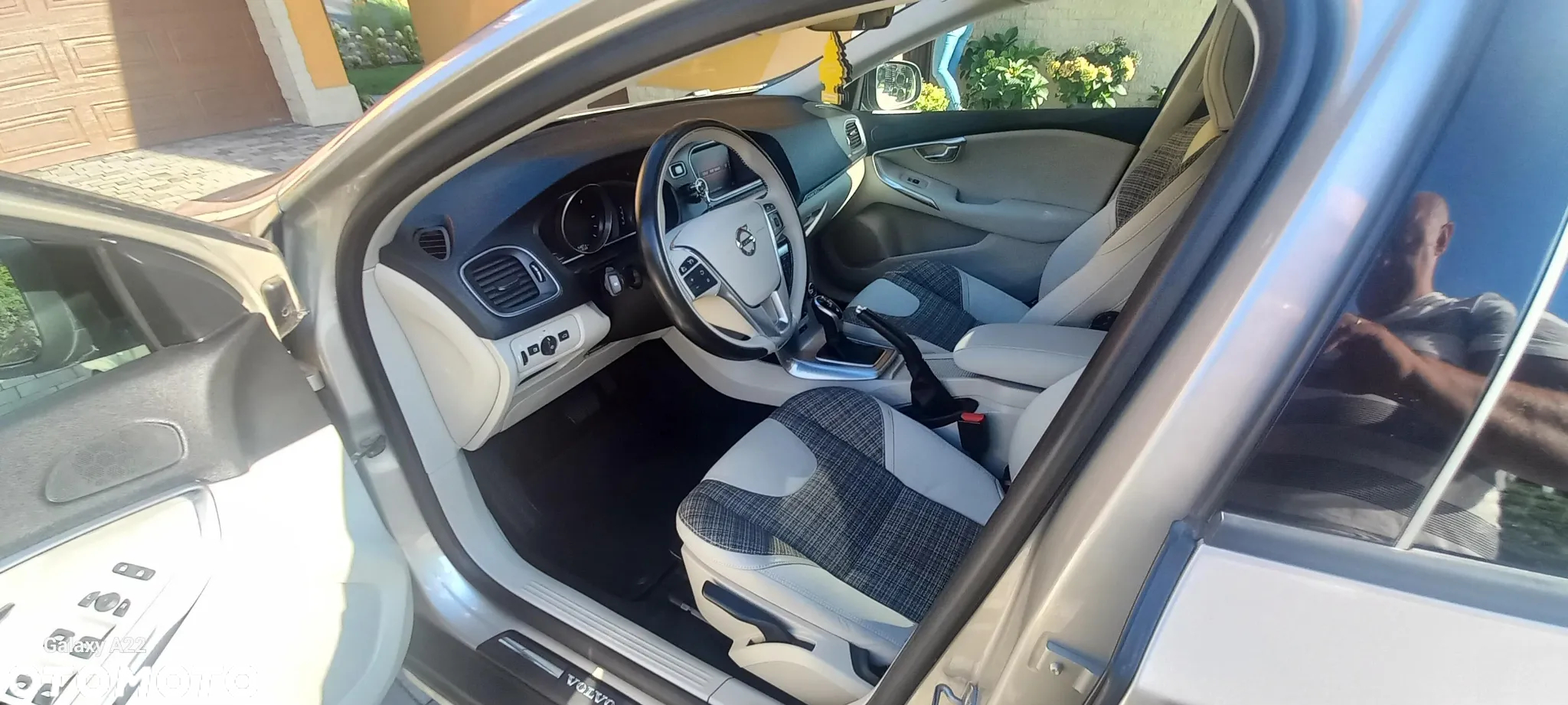 Volvo V40 D3 Drive-E Momentum - 9