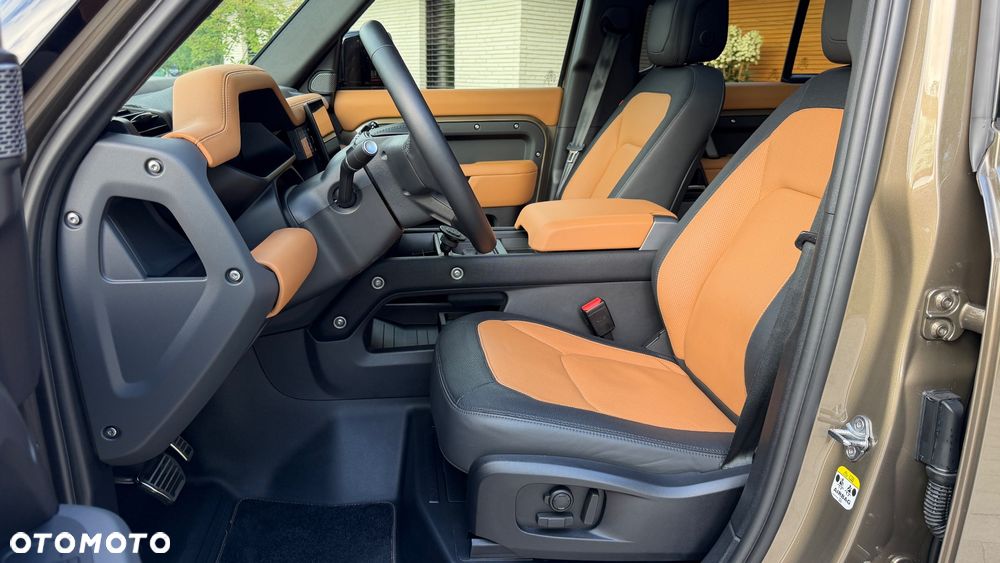 Land Rover Defender 3.0 D300 mHEV - 18