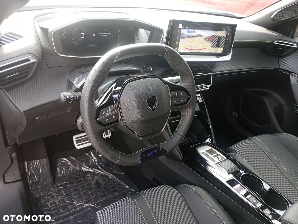 Peugeot 2008 Hybrid 145 e-DSC GT - 10