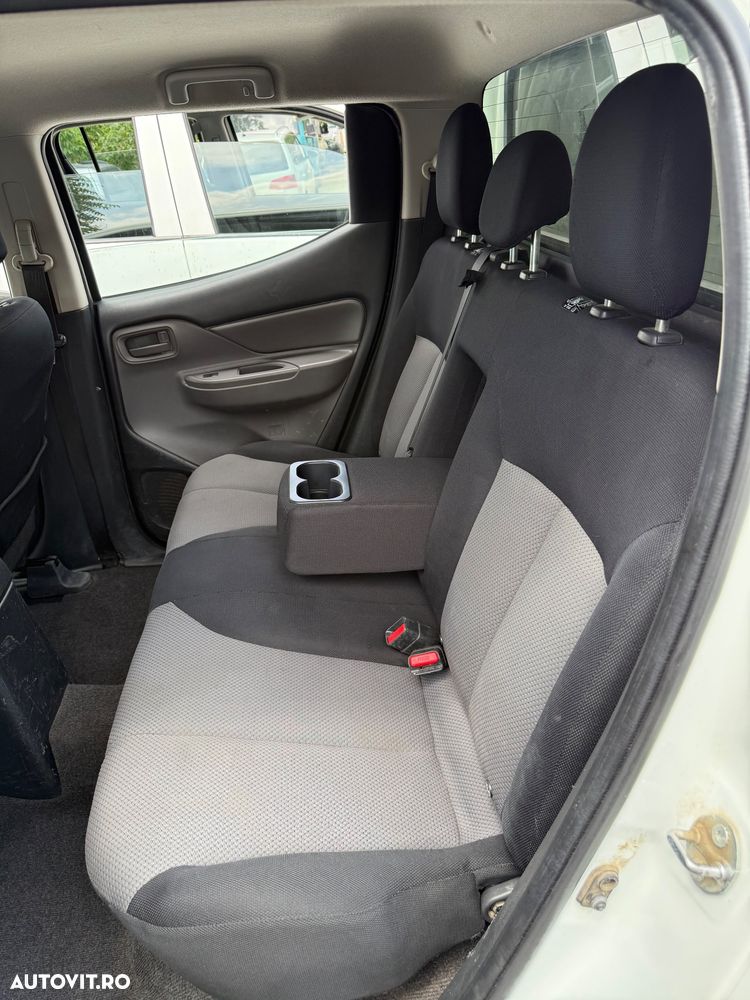 Mitsubishi L200 Double Cab M/T Intense - 12