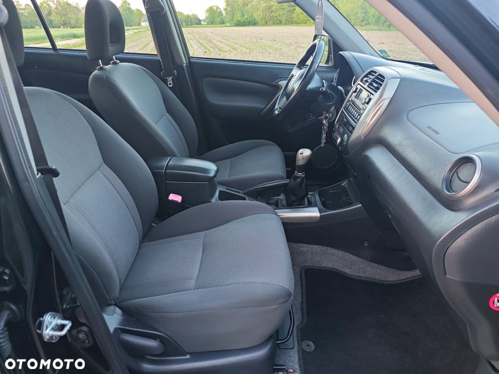 Toyota RAV4 D-4D 4x4 Sol - 6