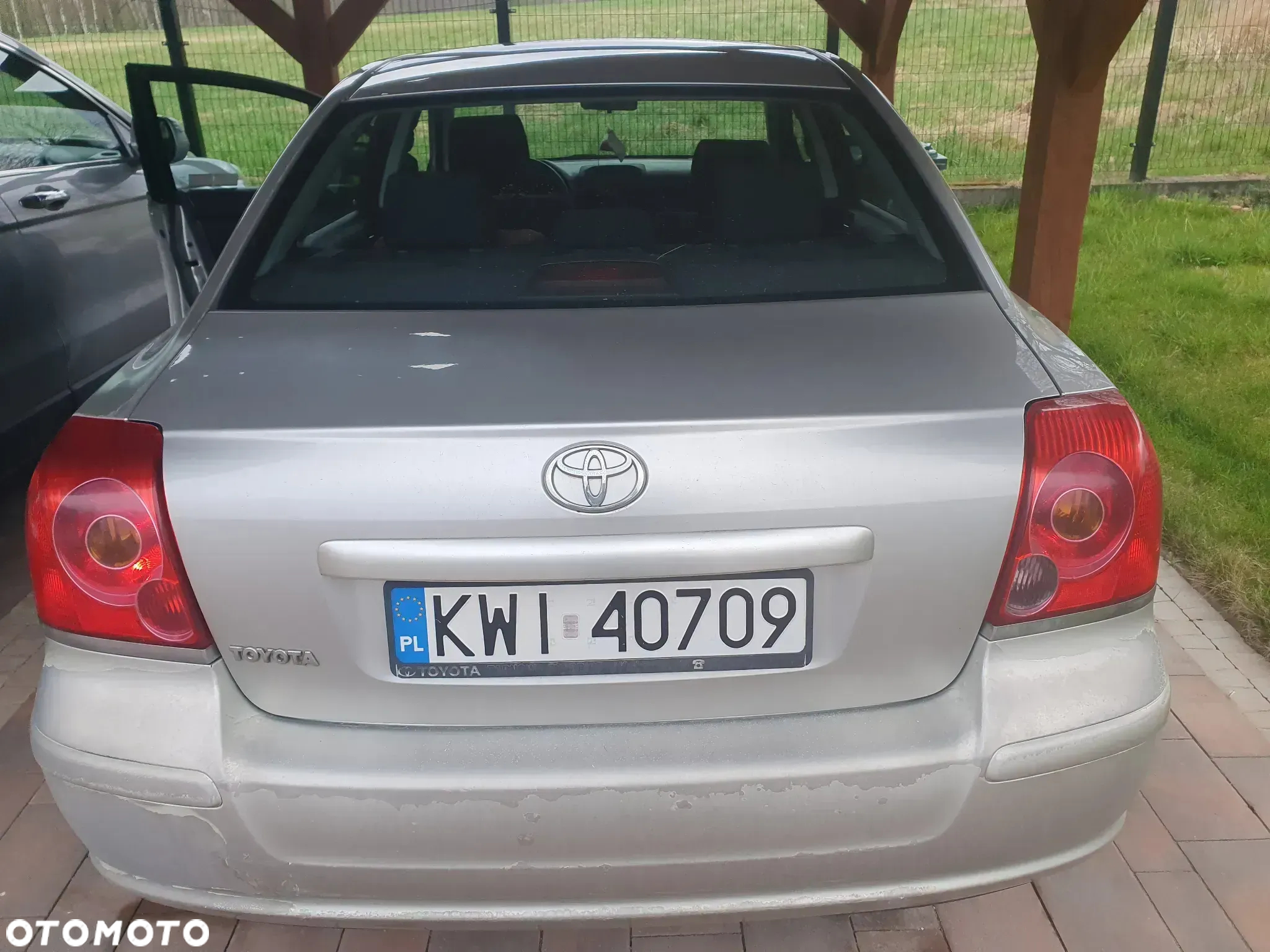 Toyota Avensis 1.6 VVT-i Terra - 3