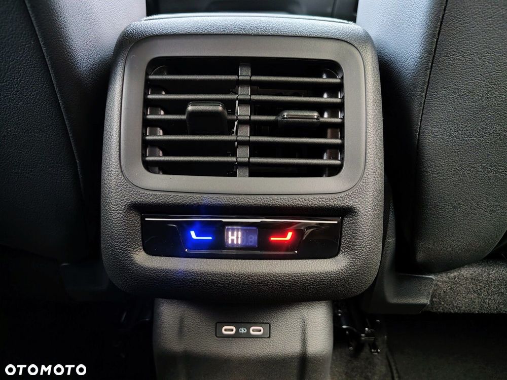 Volkswagen T-Roc - 28