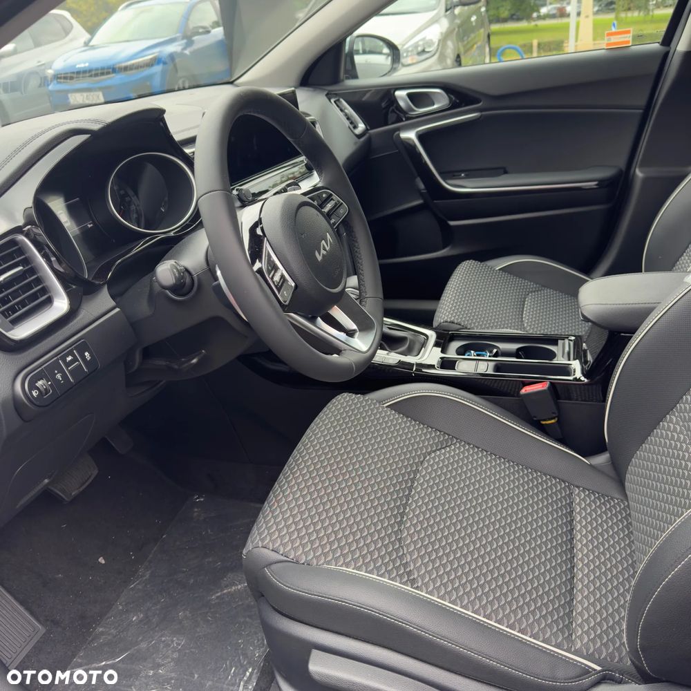 Kia Ceed 1.5 T-GDI Tribute DCT - 5