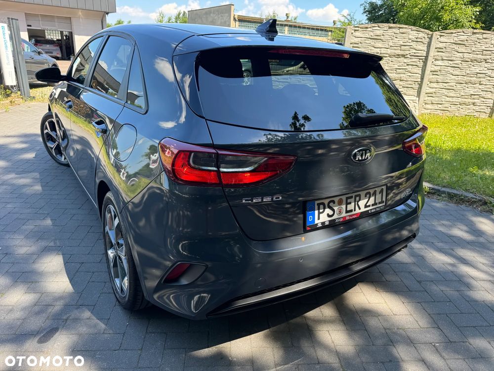 Kia Ceed - 16