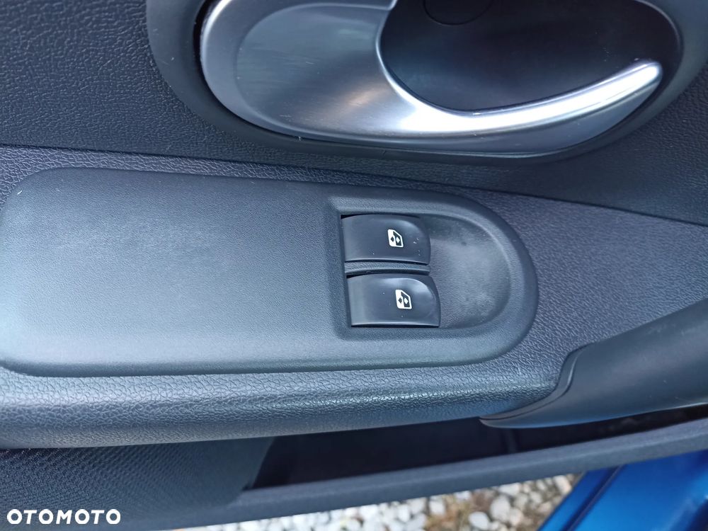 Renault Clio - 25