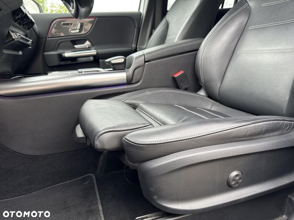 Mercedes-Benz GLA - 12