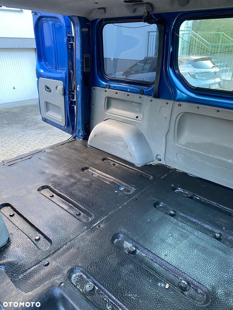 Renault TRAFIC - 1