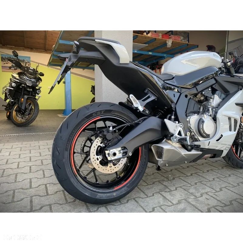 CFMoto SR - 5