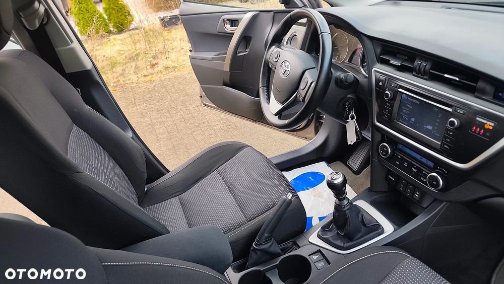 Toyota Auris 2.0 D-4D Luna - 21