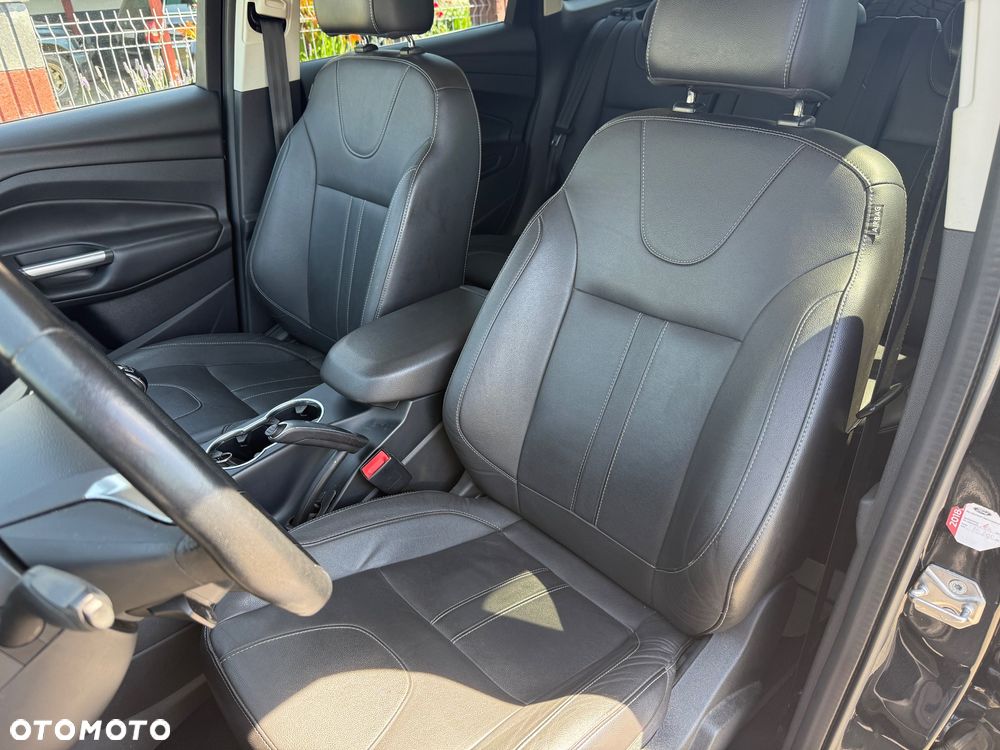 Ford Kuga 2.0 TDCi 4WD Titanium - 25