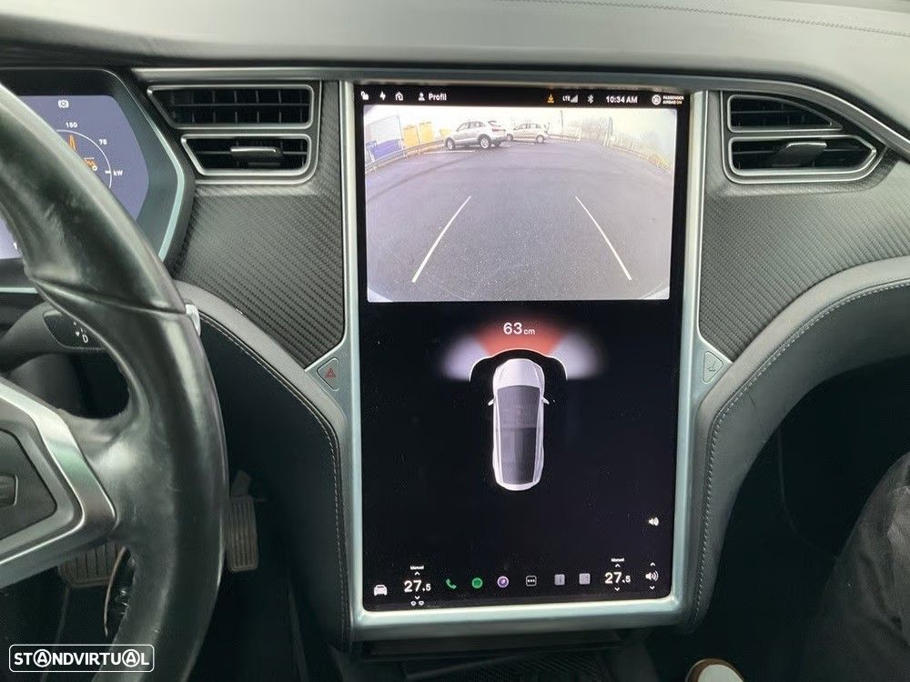 Tesla Model X 90D - 8