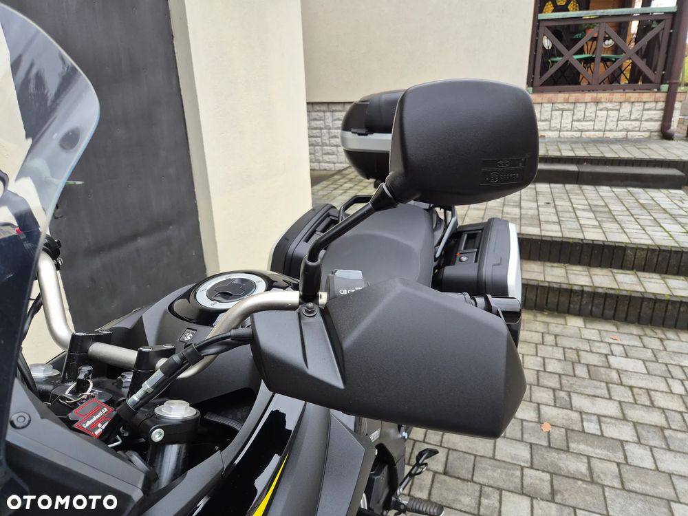 Suzuki V-STROM - 27