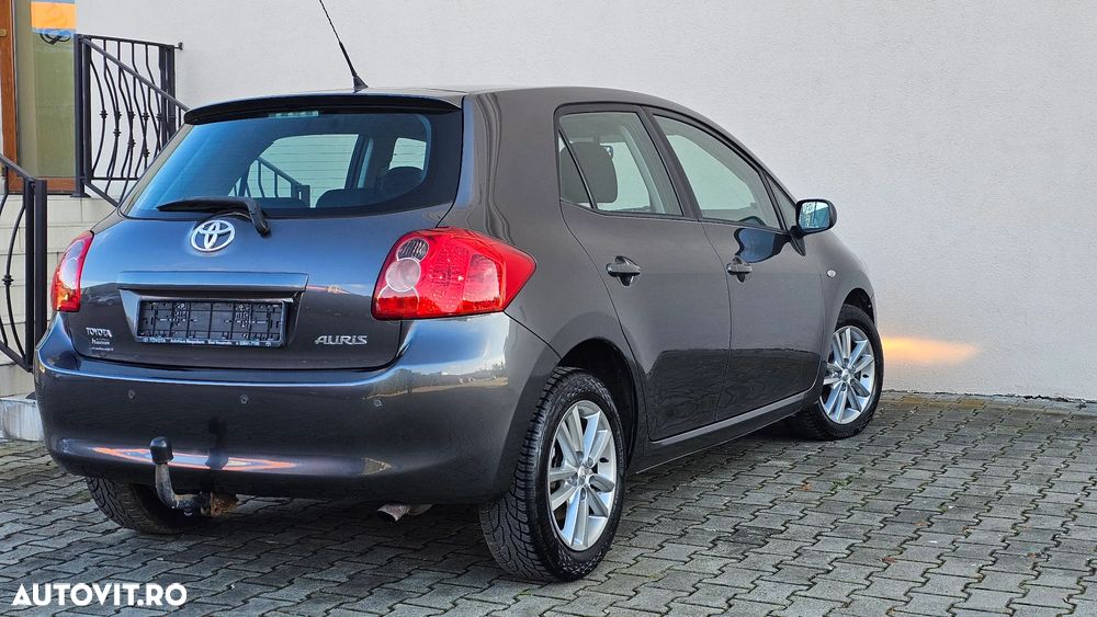 Toyota Auris 1.6 MultiMode Executive - 3