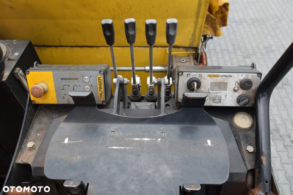 Mercedes-Benz AROCS 3243 / 8x4 / EURO 6 / HDS PALFINGER EPSILON Q170Z / ROTATOR / CHYWTAK / STEROWANIE RADIOWE / WYWROTKA / HYDROBURTA / AUTOMAT / SYSTEM KAMER CYFROWYCH / KAMERA COFANIA / NAWIGACJA / HAK / NISKI PRZEBIEG / 2017 / SERWISOWANY / SPROWADZONY - 13
