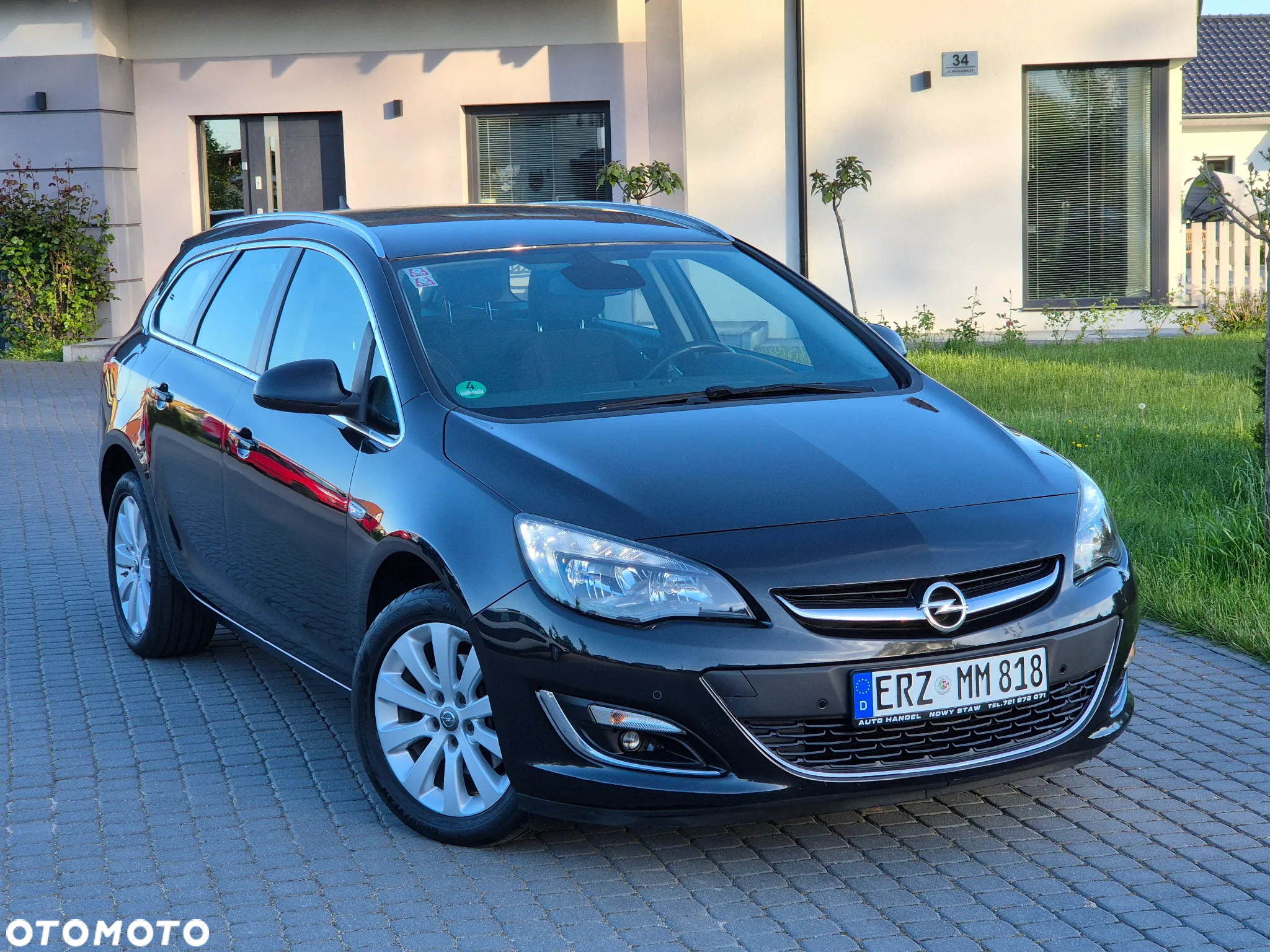 Opel Astra 1.6 D (CDTI) Start/Stop Sports Tourer Dynamic - 2