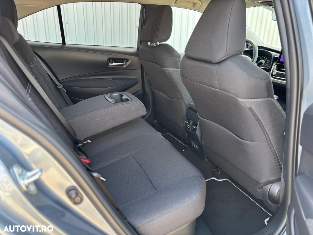 Toyota Corolla - 13