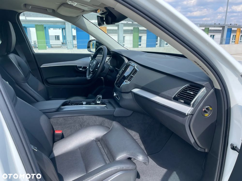 Volvo XC 90 - 23