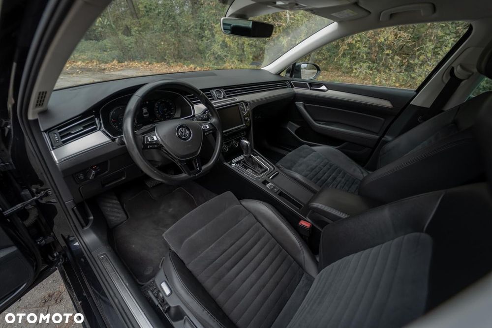 Volkswagen Passat 2.0 TDI Bi-Turbo BMT 4Mot Highline DSG - 22