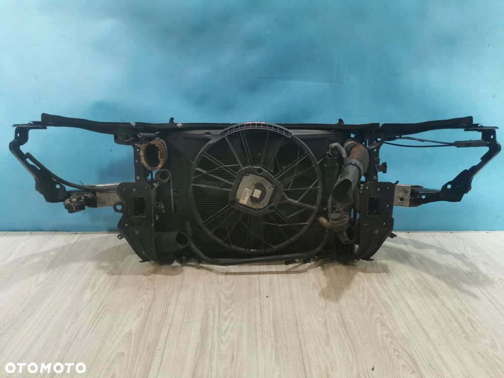 Mercedes E-Klasa W211 02/06 pas wzmocnienie chłodnice 3.0 Diesel - 3