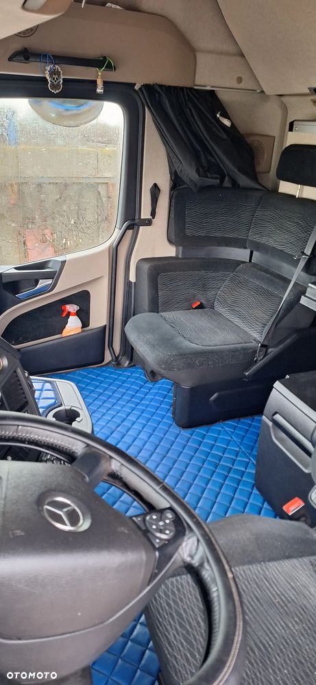 Mercedes-Benz ACTROS - 3