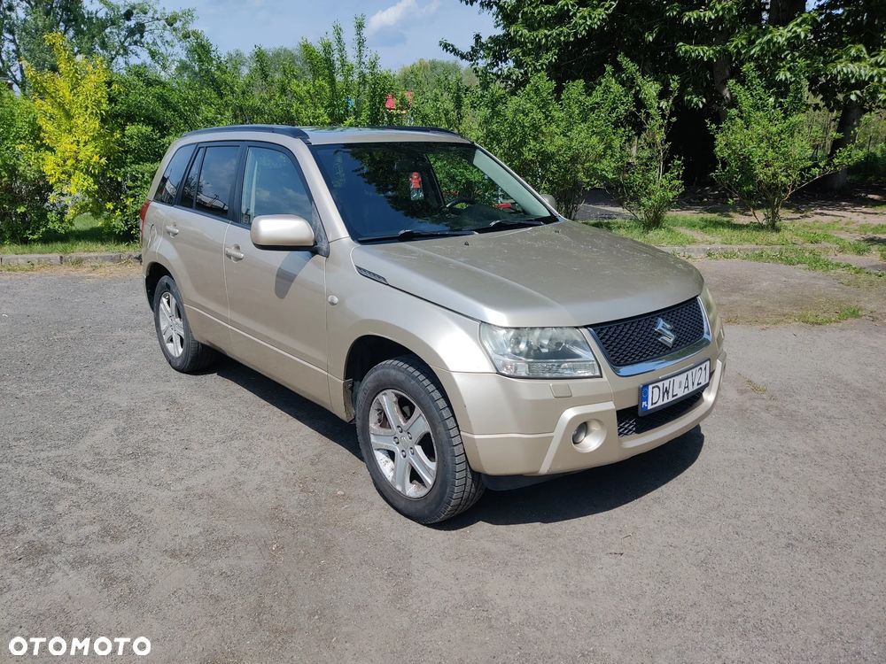 Suzuki Grand Vitara 2.0 De luxe - 2