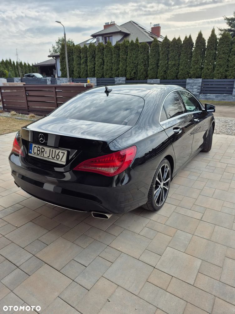 Mercedes-Benz CLA 180 Urban - 3