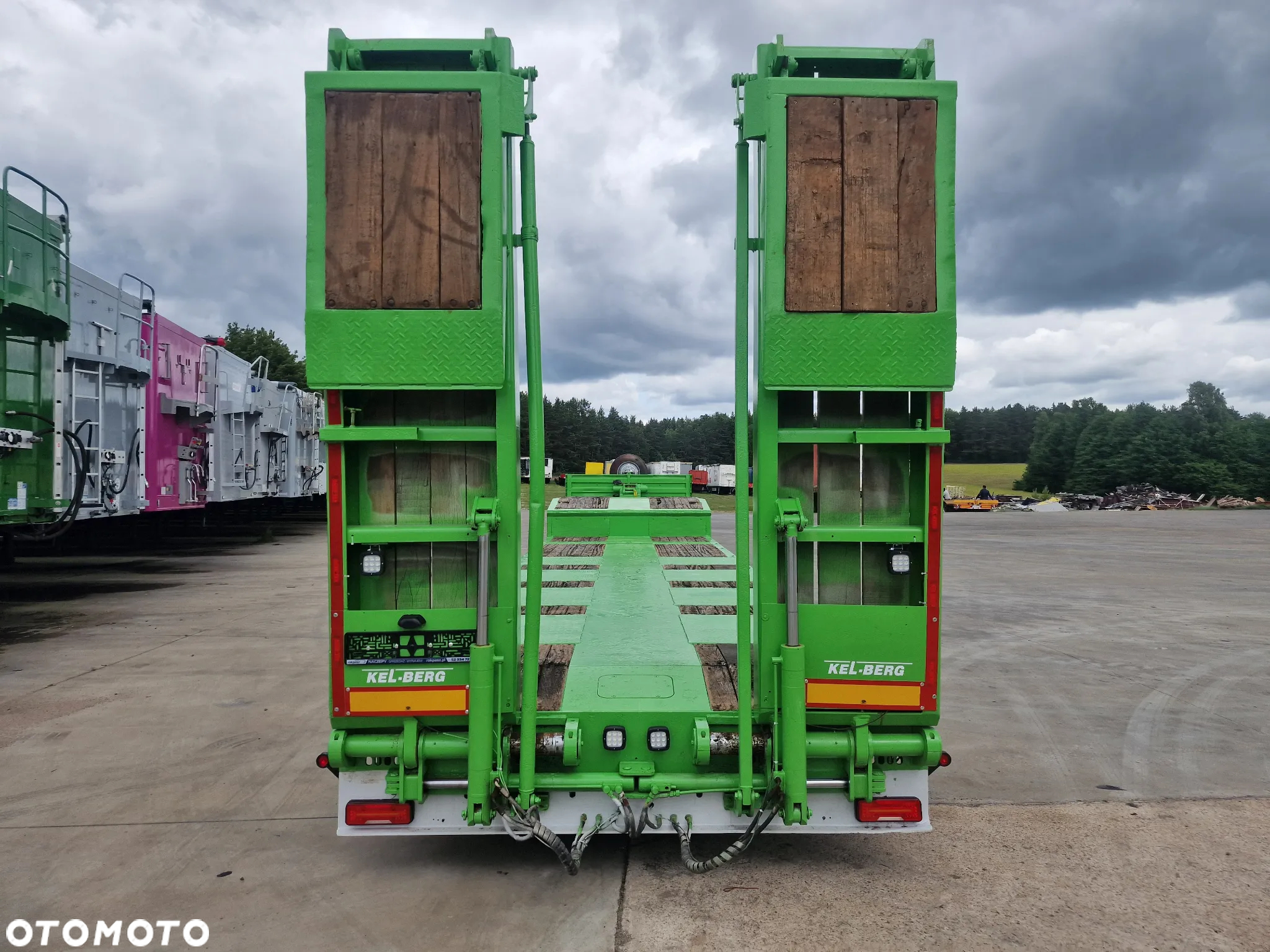 Kel-Berg Niskopodwoziowa 4-osiowa Rozciągana do 19,30 Poszerzana Najazdy Własna Hydraulika Wciągarka 58000 kg - 4