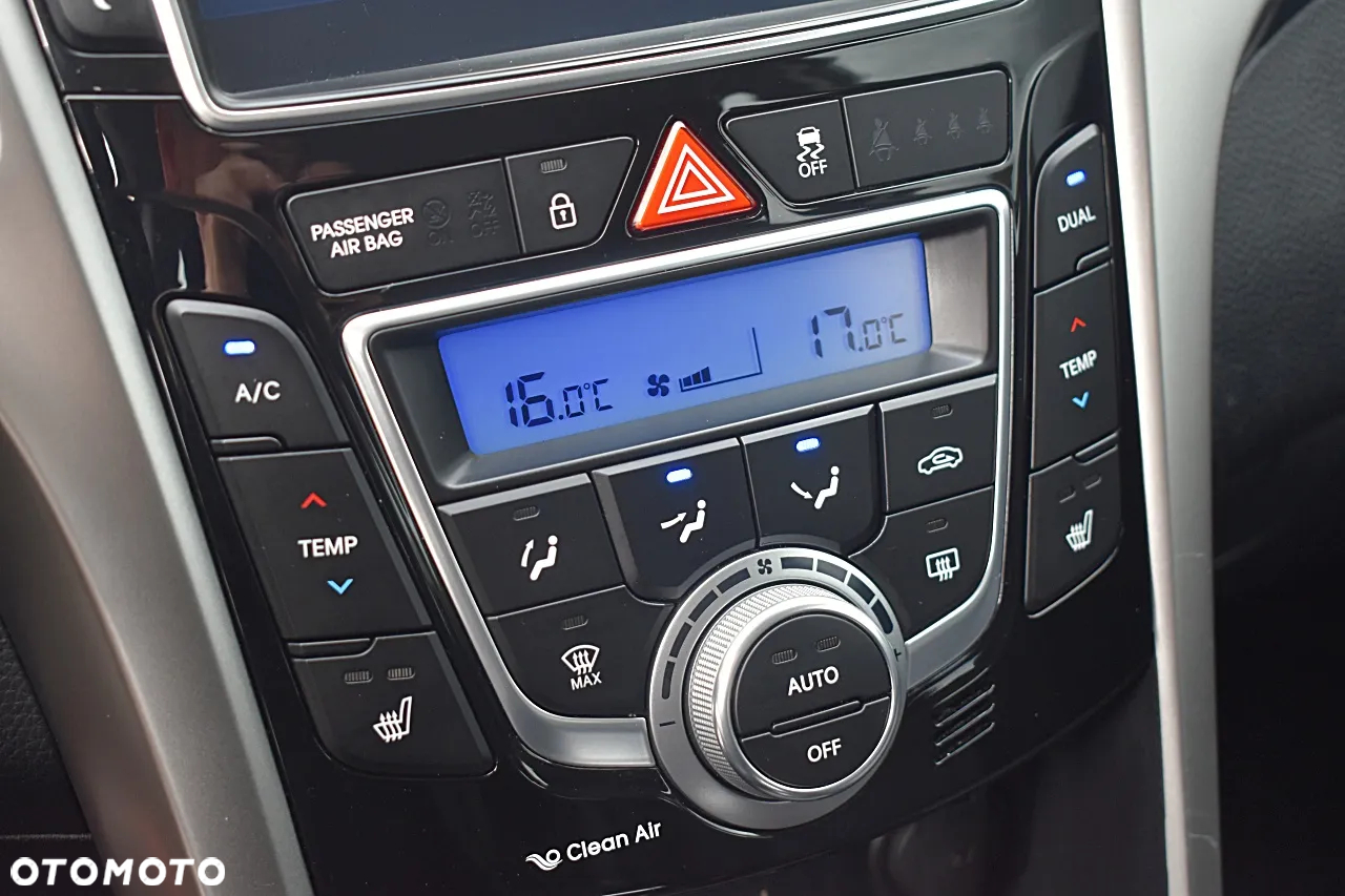 Hyundai i30 1.6 D Premium - 25