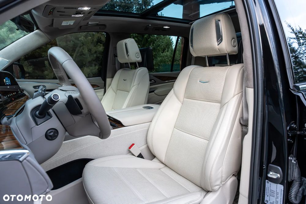 Cadillac Escalade - 24