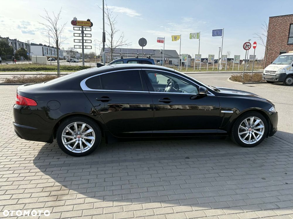 Jaguar XF 2.2 D Premium Luxury - 6