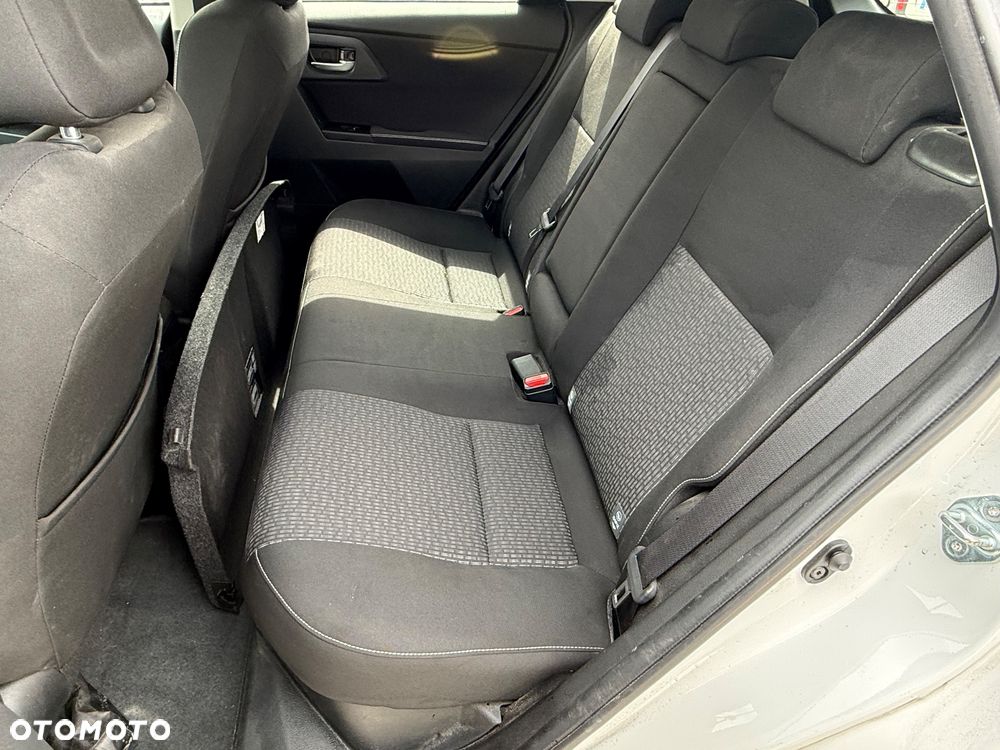 Toyota Auris - 12