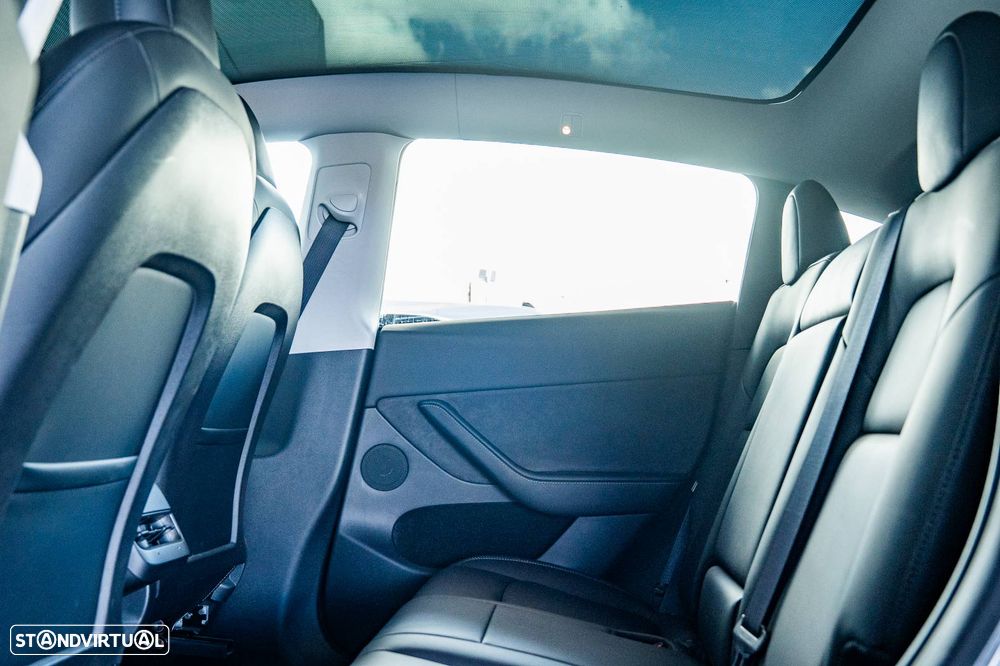 Tesla Model Y Long Range Tração Integral - 18