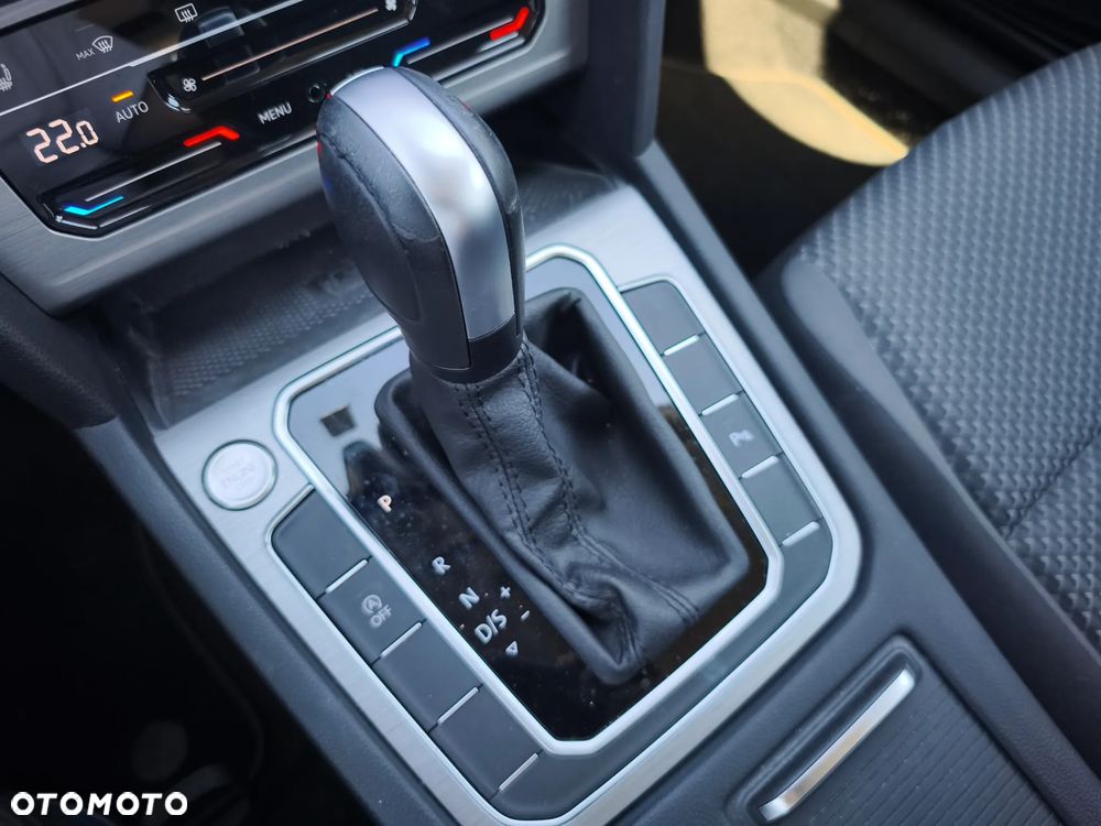 Volkswagen Passat 1.5 TSI OPF DSG Conceptline - 34