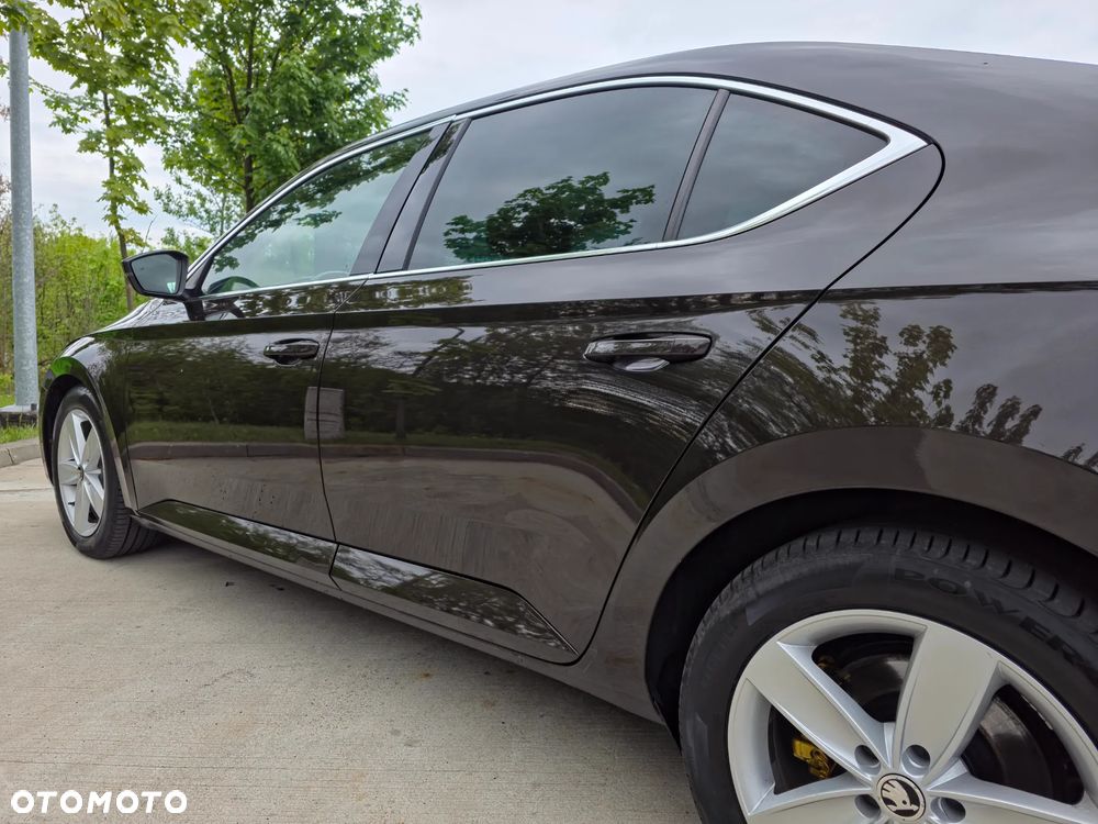 Skoda Superb 2.0 TSI Ambition DSG - 8