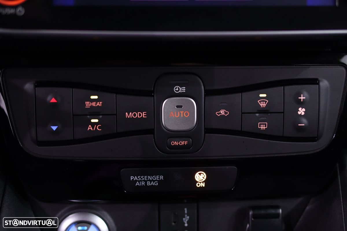 Nissan Leaf N-Connecta - 24