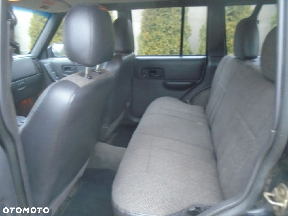 Jeep Cherokee - 10