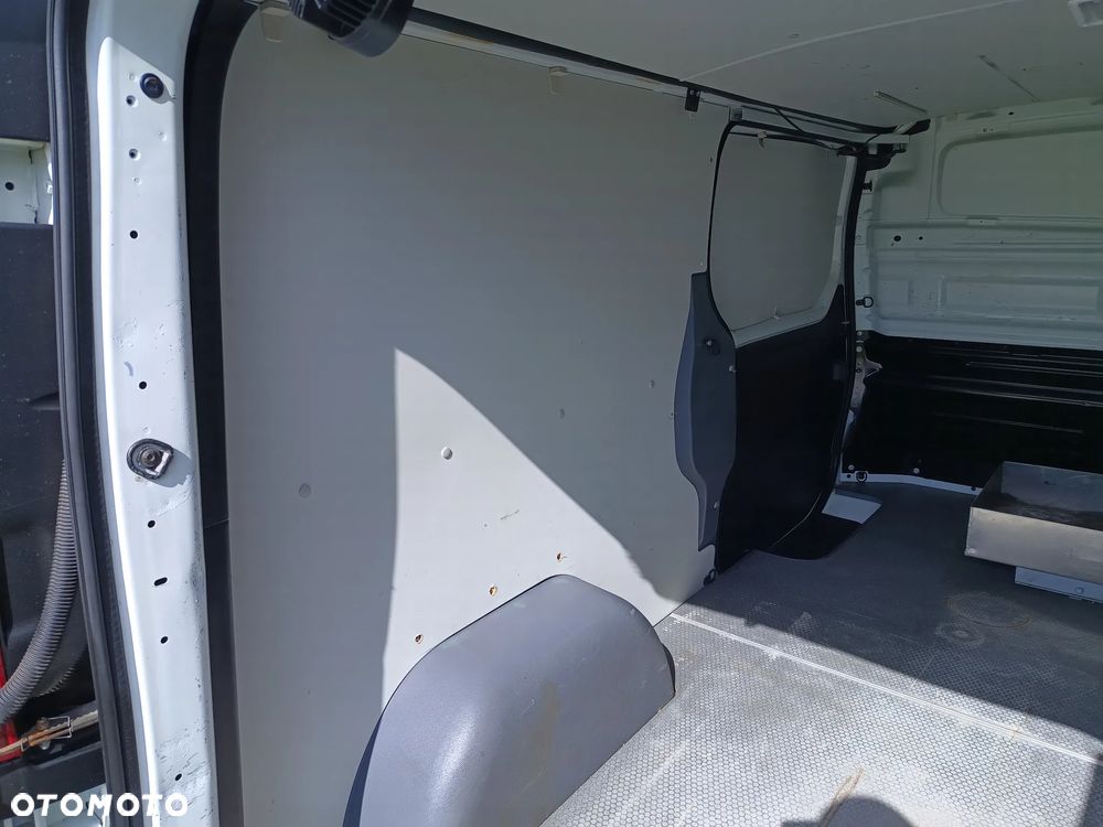 Renault Trafic L2H1 1.6 diesel 140kM 2014rok WEBASTO, CZUJNIKI PARKOWANIA, HAK, BAGAŻNIK DACHOWY, drzwi przesuwne z obu stron, stan BDB, BEZWPADKOWY! - 22