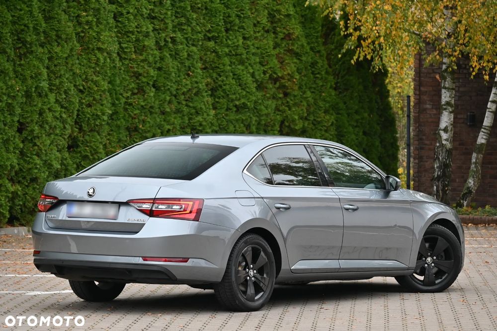 Skoda Superb 2.0 TDI DSG Premium Edition - 39