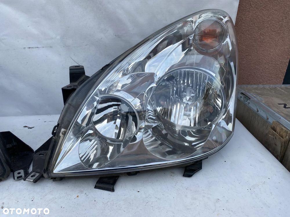 lampy corolla verso lift  2003-07 komplet eu całe - 3
